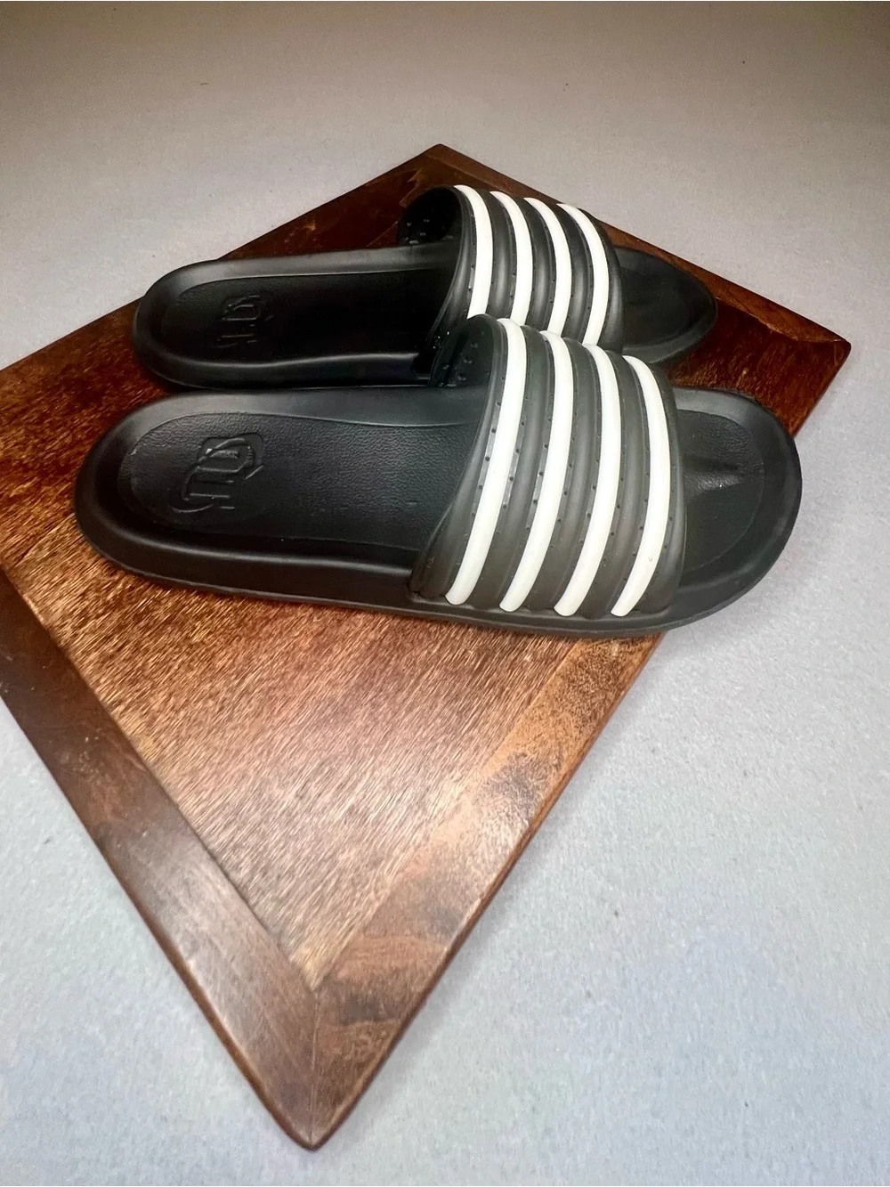 OT Black & White Striped Slide Sandals Casual Slip-On Shoes Men's Size S 7-8